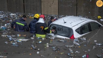 تصاویر دلهره آور از لحظه غرق شدن ماشین ها در سیل پس از بارش باران شدید + عکس –   تاجر ونیز